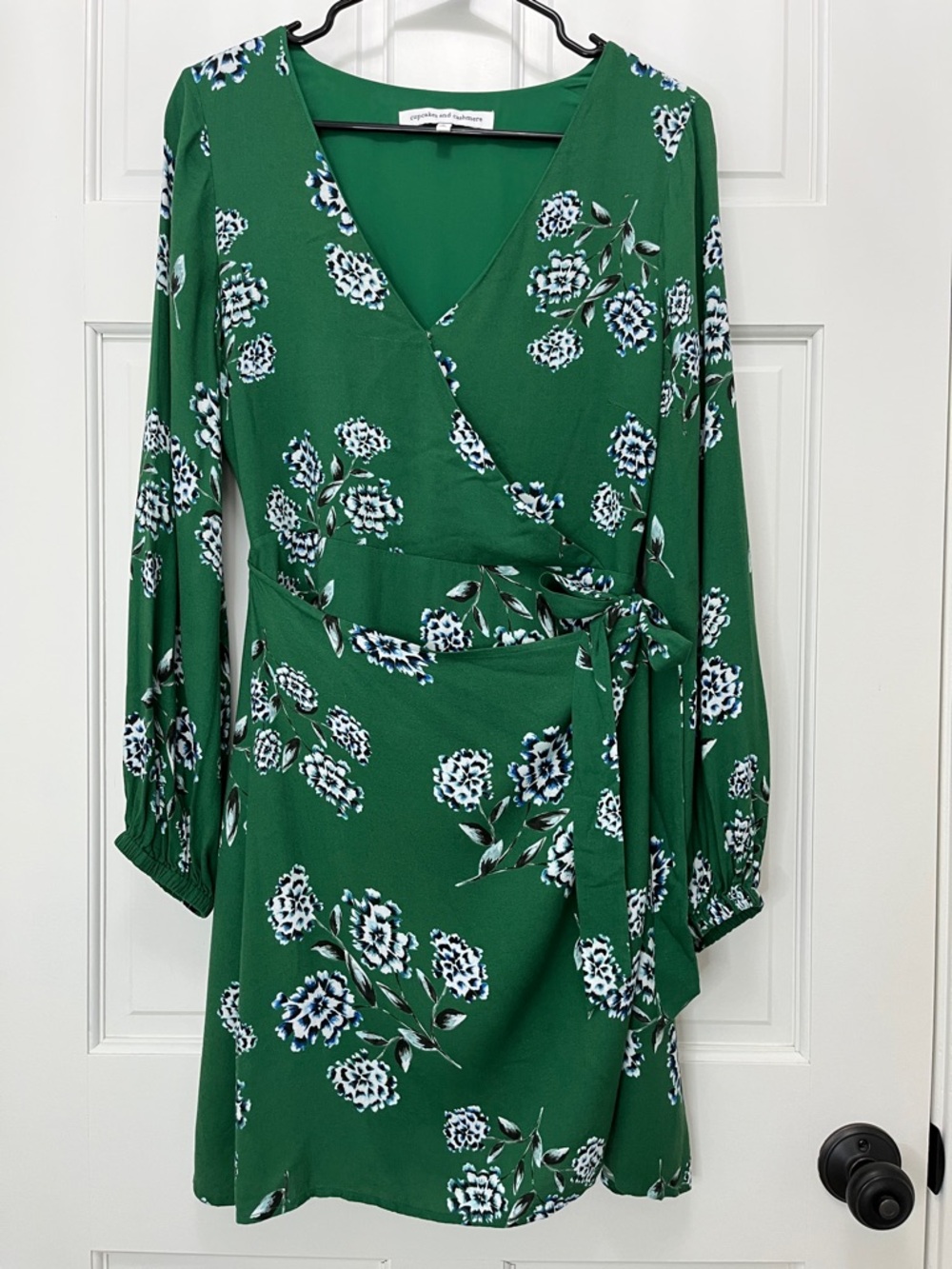 Cupcakes and Cashmere Green Floral Long-Sleeve Faux Wrap Mini Dress - Size 6